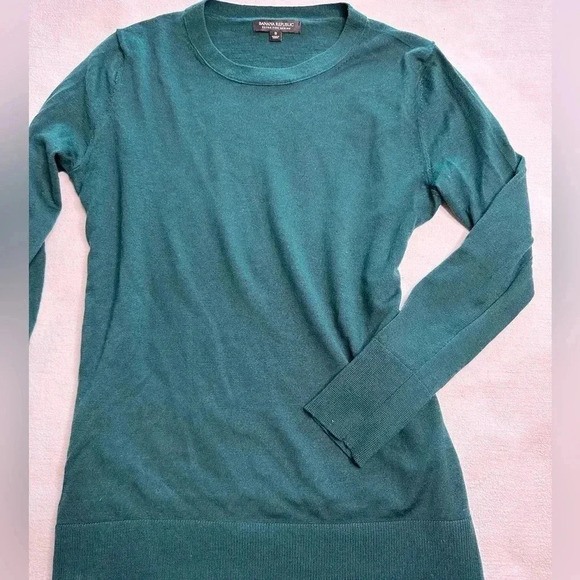 Banana Republic Tops - Banana Republic  sweater